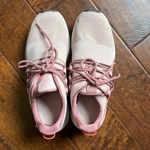 Mauve under armour shoes!